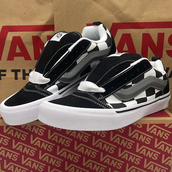 Vans Men’s Knu Skool Mega Check Black
VN0009QCCJJ
Sneakers - Picture 4 of 16